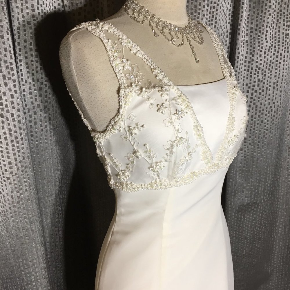 Ivory Lace Wedding Bridal Gown Gown in Crepe and Guipure Lace size 8 - Picture 7 of 7